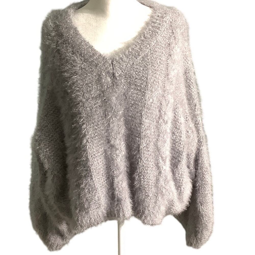 POL Light Gray Fuzzy Knit V-Neck Sweater Women’s Size S/M— Cozy, Soft, Oversized